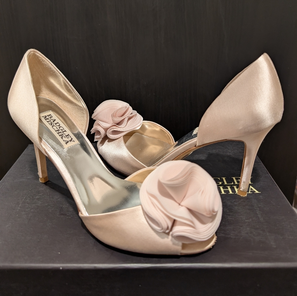 🌹SOLD🌹Badgley Mischka Women's Pink Satin Heels
